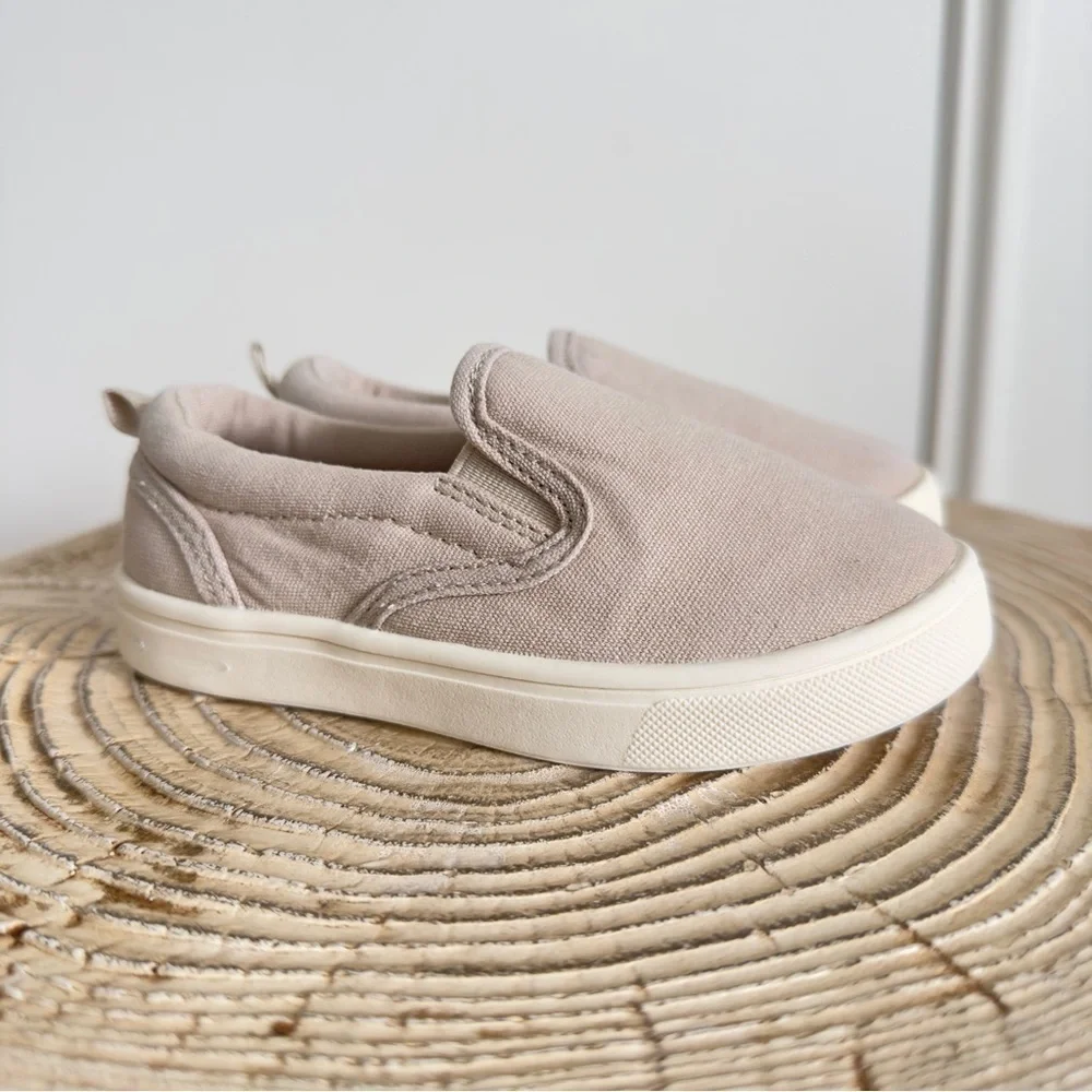 Gap Toddler Slip-On Beige Sneakers Size 8